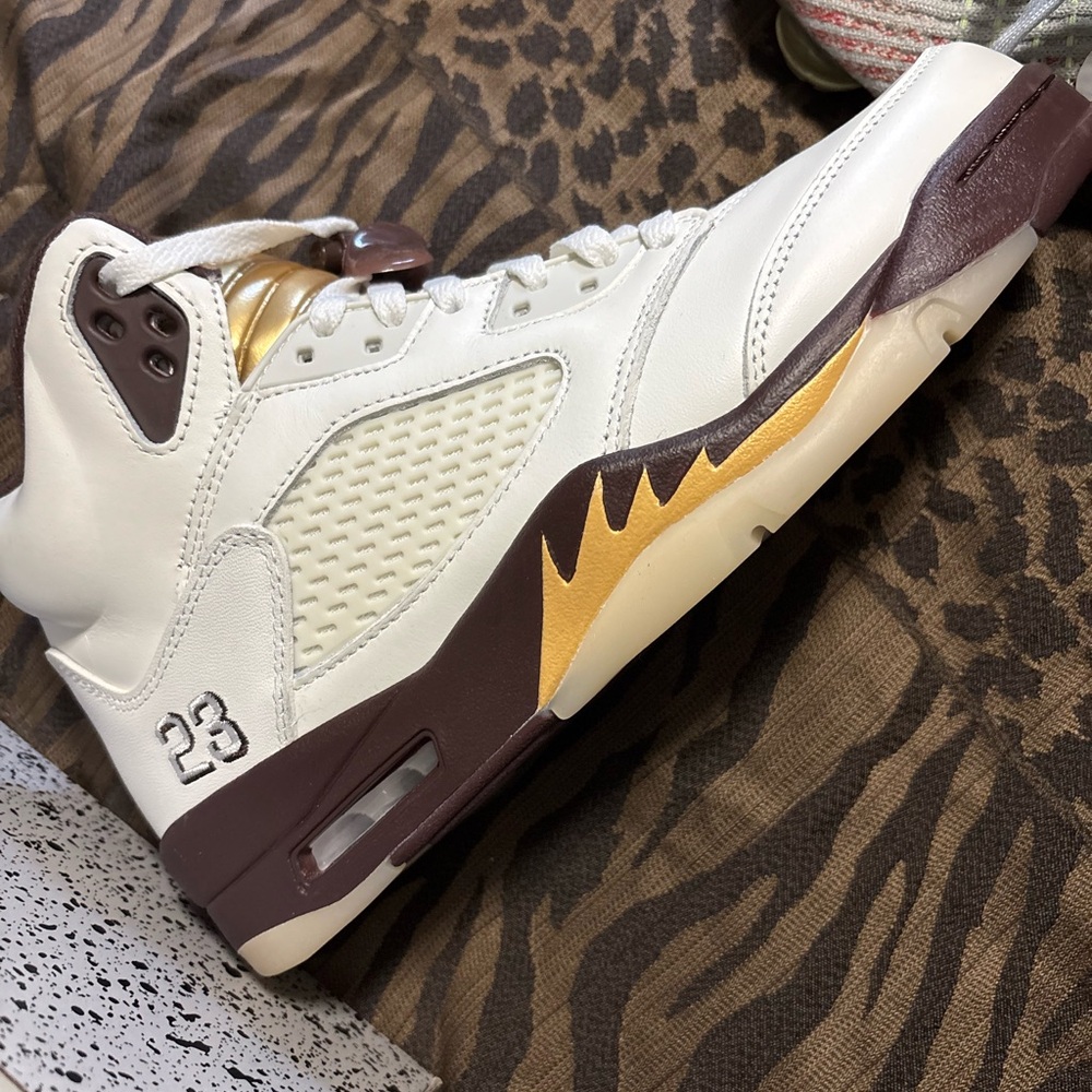 Retro 5 “Golden Ticket”
